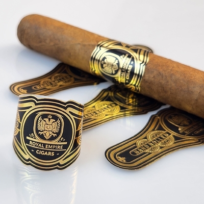 2025 Venta caliente Inmune a agua de alta calidad Etiqueta de cigarro personalizada Impresión de papel de oro con logotipo privado y marcas Impresión en relieve pegatina rápida