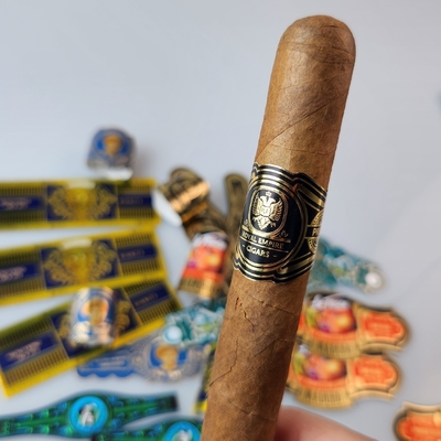 Anillo de cigarro impreso en vinilo personalizado de alta calidad con UV spot y papel de oro impreso en relieve Etiqueta de cigarrillo impermeable de marca privada de alta calidad