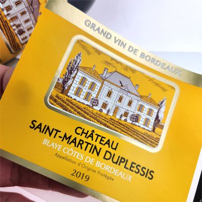 Buen precio Tamaño personalizado Etiquetas autoadhesivas de papel de oro Etiquetas de vino resistentes al agua brillantes en línea