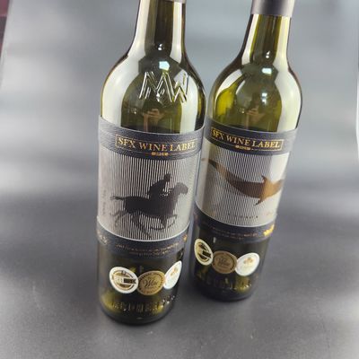Buen precio Embalaje privado personalizable Etiquetas de vinos Adhesivo en papel de oro Diseño en relieve para botellas en línea