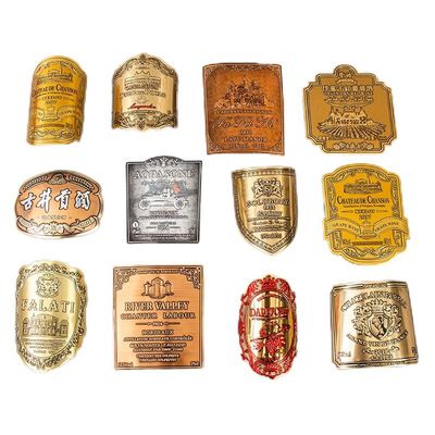 Buen precio Adesivo de papel de etiqueta de metal de aluminio suave impreso en oro en relieve personalizado para botella de vino en línea