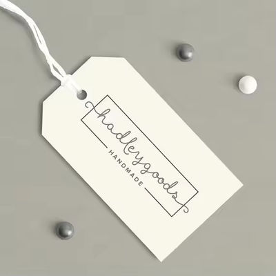 Buen precio Tarjeta de etiqueta de ropa personalizada para etiqueta colgante de cuello para hombre y mujer en línea