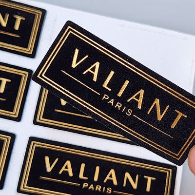 Buen precio Tarjetas personalizadas de terciopelo con estampado y grabado en oro en línea